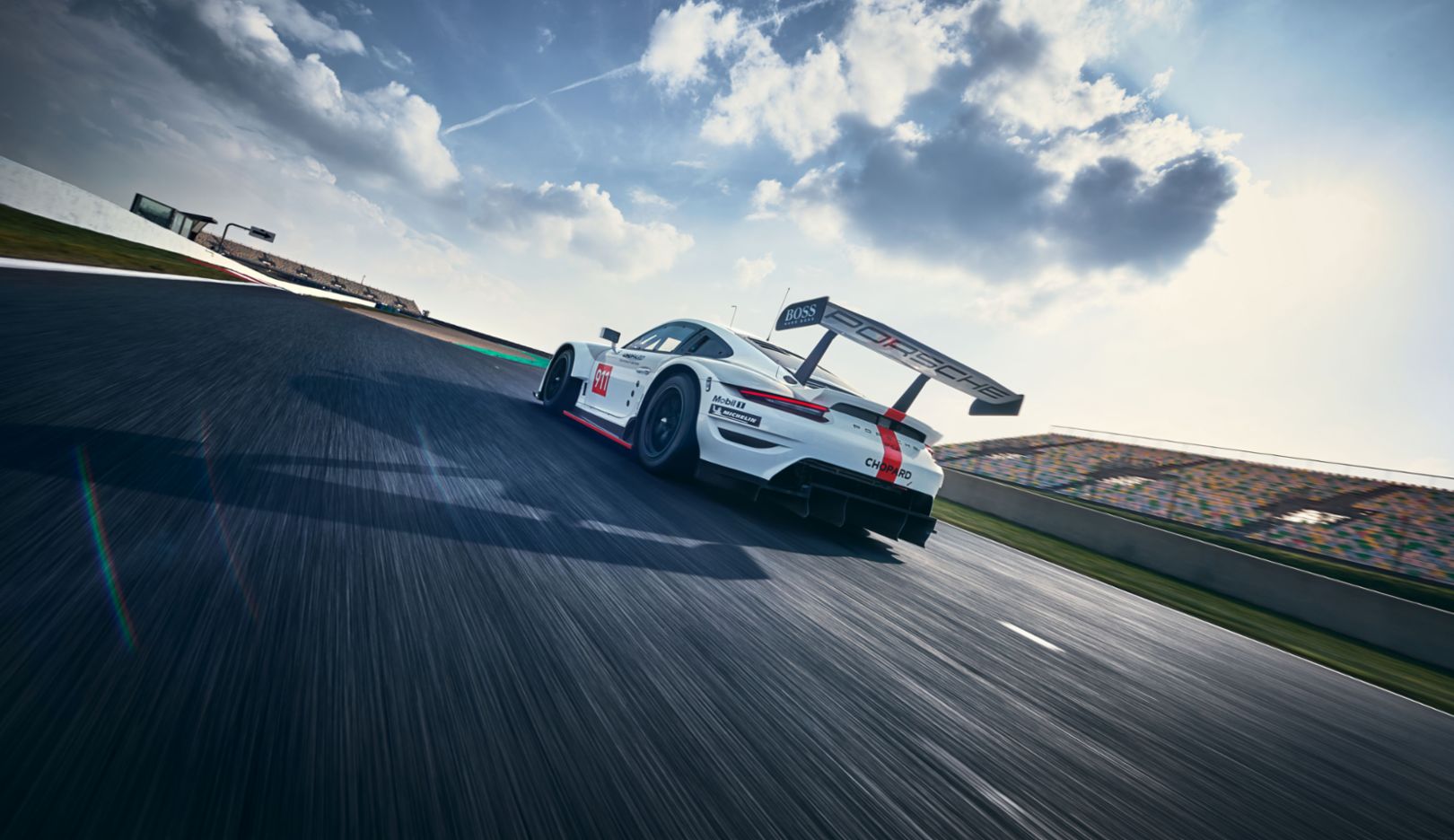 This is the new Porsche 911 RSR