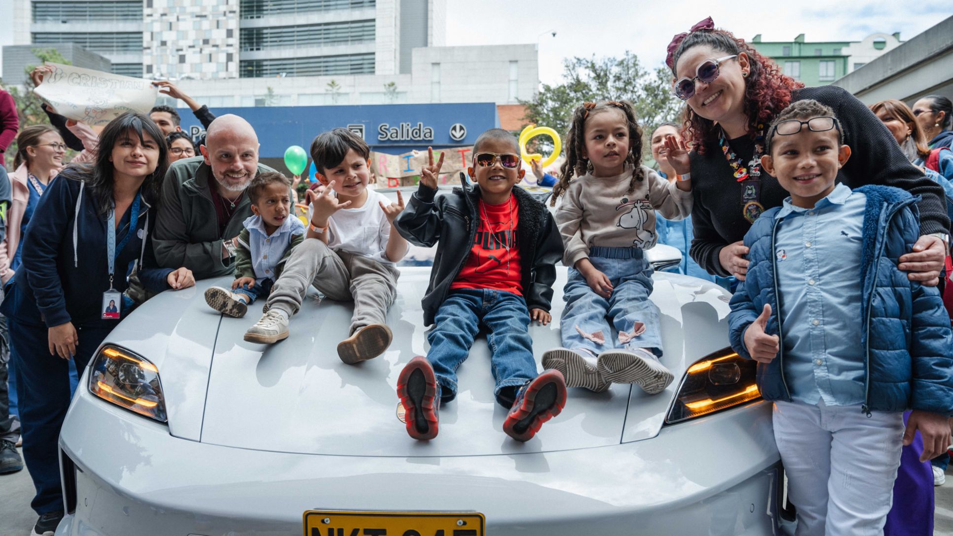 En Colombia, el pequeño Christian logró convertirse en una superestrella por un día gracias a la colaboración entre Porsche AG y Make-A-Wish.