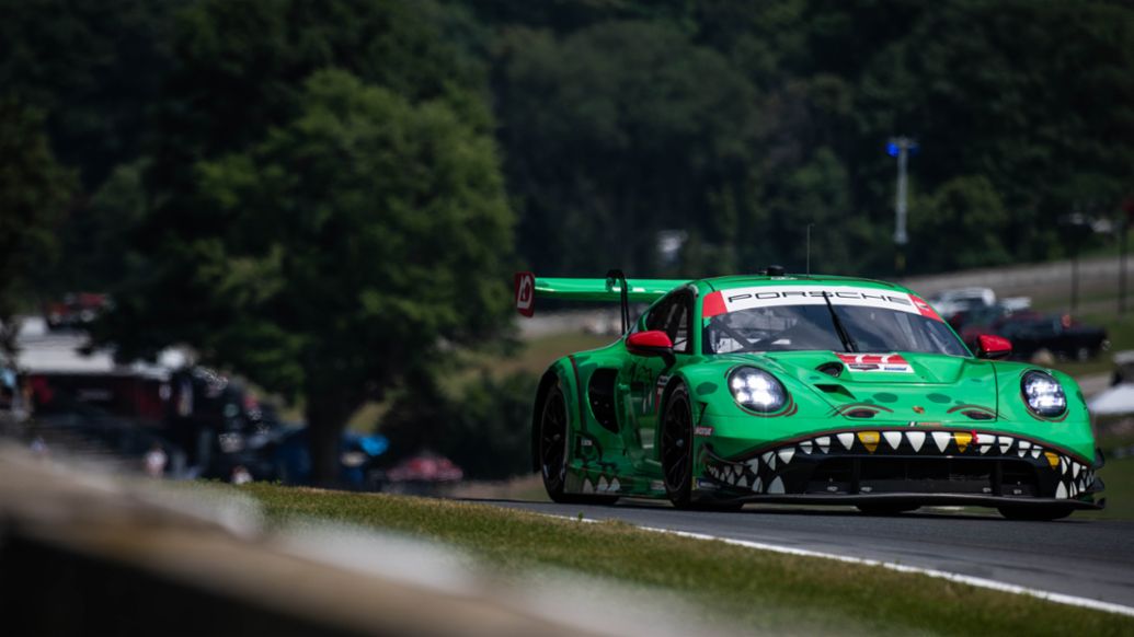 Porsche 911 GT3 R, AO Racing (nº 77), Laurin Heinrich (ALE), Klaus Bachler (Austria), Road America, campeonato IMSA, 2025, Porsche AG