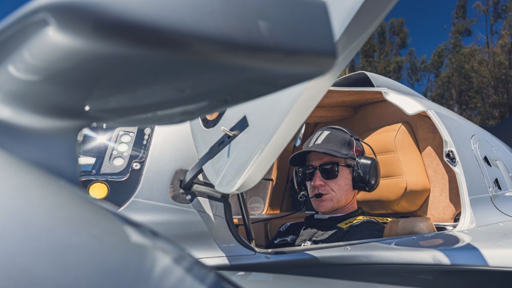 Former works driver Patrick Long, who famously also piloted the RS Spyder for Penske between 2006 and 2008 lapped the track at Weathertech Raceway Laguna Seca in the Porsche 963 RSP