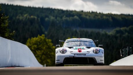 保时捷 911 RSR 赛车以毫秒为单位传输数据