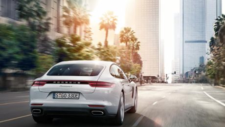 Global debut: The new Panamera 4 E-Hybrid