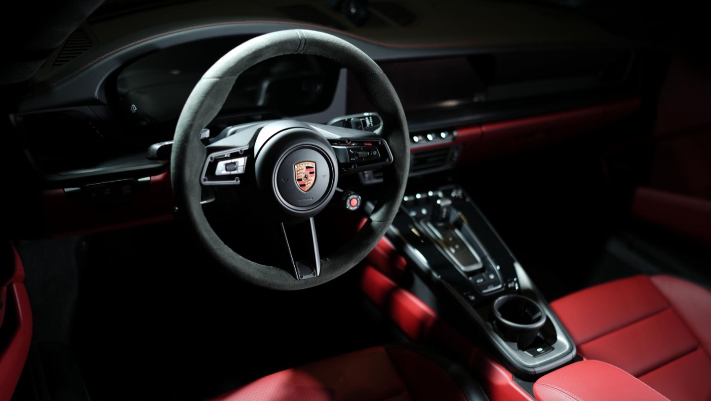 Porsche 911 Carrera GTS. Porsche Center Santo Domingo, República Dominicana, 2025, Porsche AG