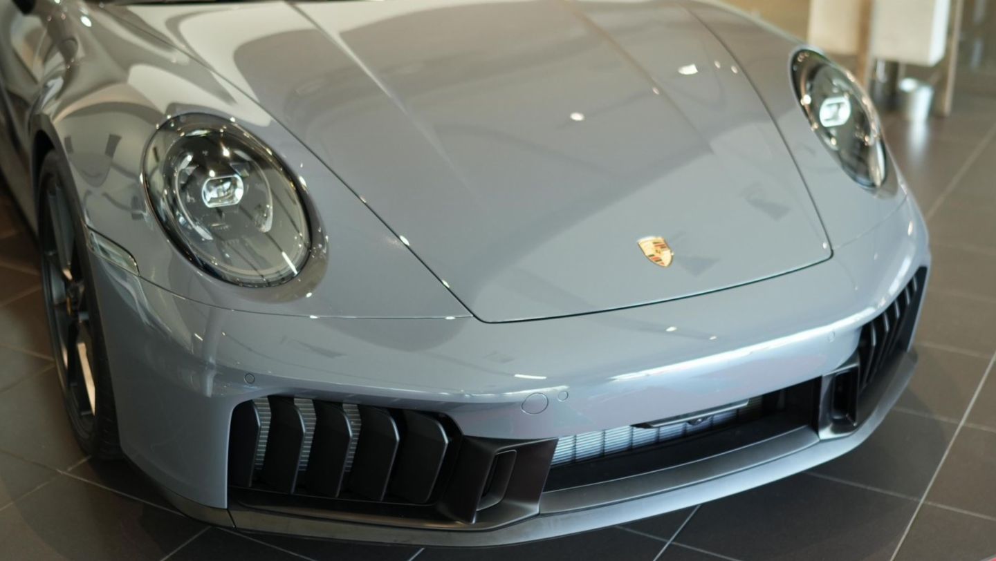 Porsche 911 Carrera GTS. Porsche Center Santo Domingo, República Dominicana, 2025, Porsche AG