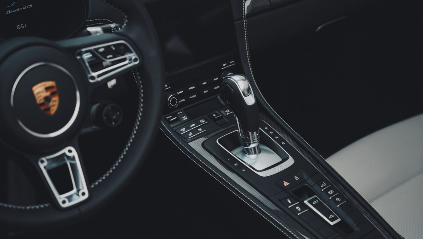 718 Boxster GTS 4.0, Porsche Exclusive Manufaktur, Porsche Centre Dubai, 2025, Porsche Middle East